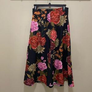 Midi floral Zara swing a-line skirt with pleated waist detail and zipper
